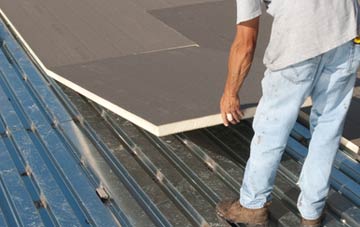 benefits of insulating Stretton En Le Field flat roofing