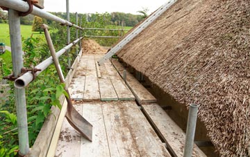 advantages of Stretton En Le Field thatch roofing